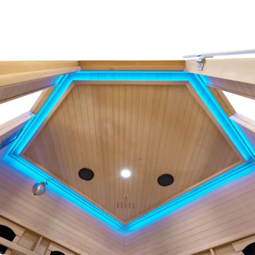 Tavan din lemn cu iluminare LED albastră
