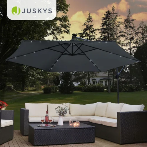 Mobilier terasă sub umbrelă mare iluminată LED